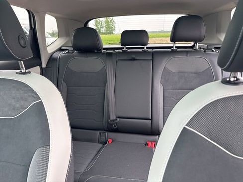 New 2025 Volkswagen Taos SE image 48