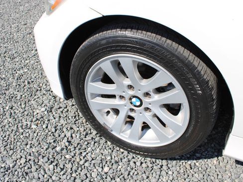 Used 2006 BMW 325xi Sedan image 25