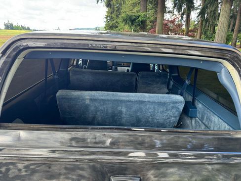 Used 1990 Chevrolet Suburban 2WD image 33