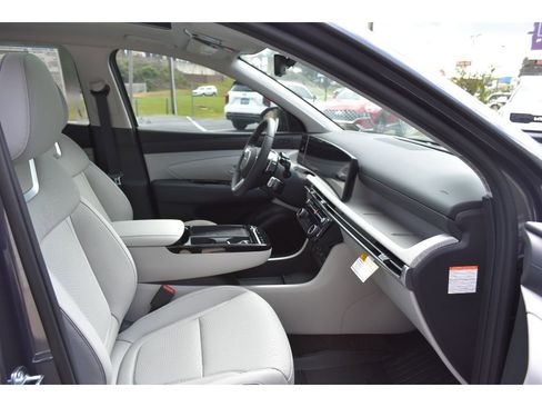 New 2025 Hyundai Tucson Limited image 15