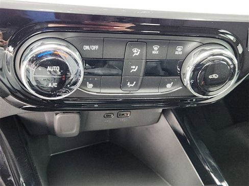 New 2025 Chevrolet Trax LT w/ Driver Confidence Package image 17