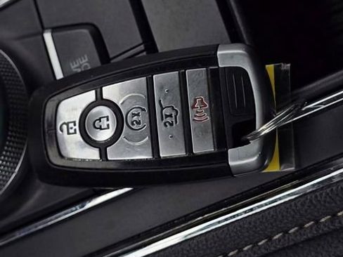 Used 2024 Ford Expedition XLT RWD image 32
