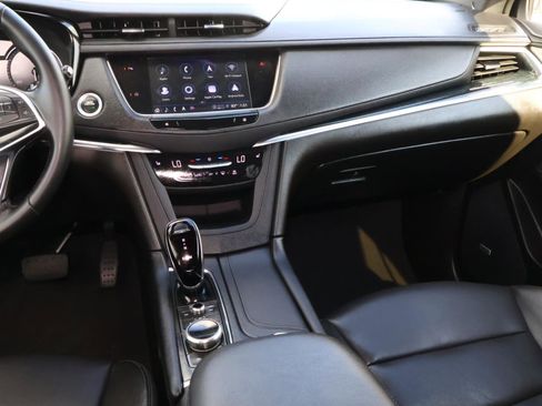 Used 2025 Cadillac XT5 Premium Luxury image 17