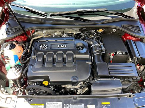 Used 2015 Volkswagen Passat TDI SEL Premium FWD image 9
