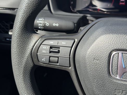 Certified 2023 Honda Accord EX image 20