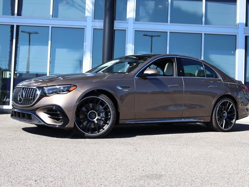 New 2026 Mercedes-Benz E 53 AMG e 4MATIC Sedan image 2
