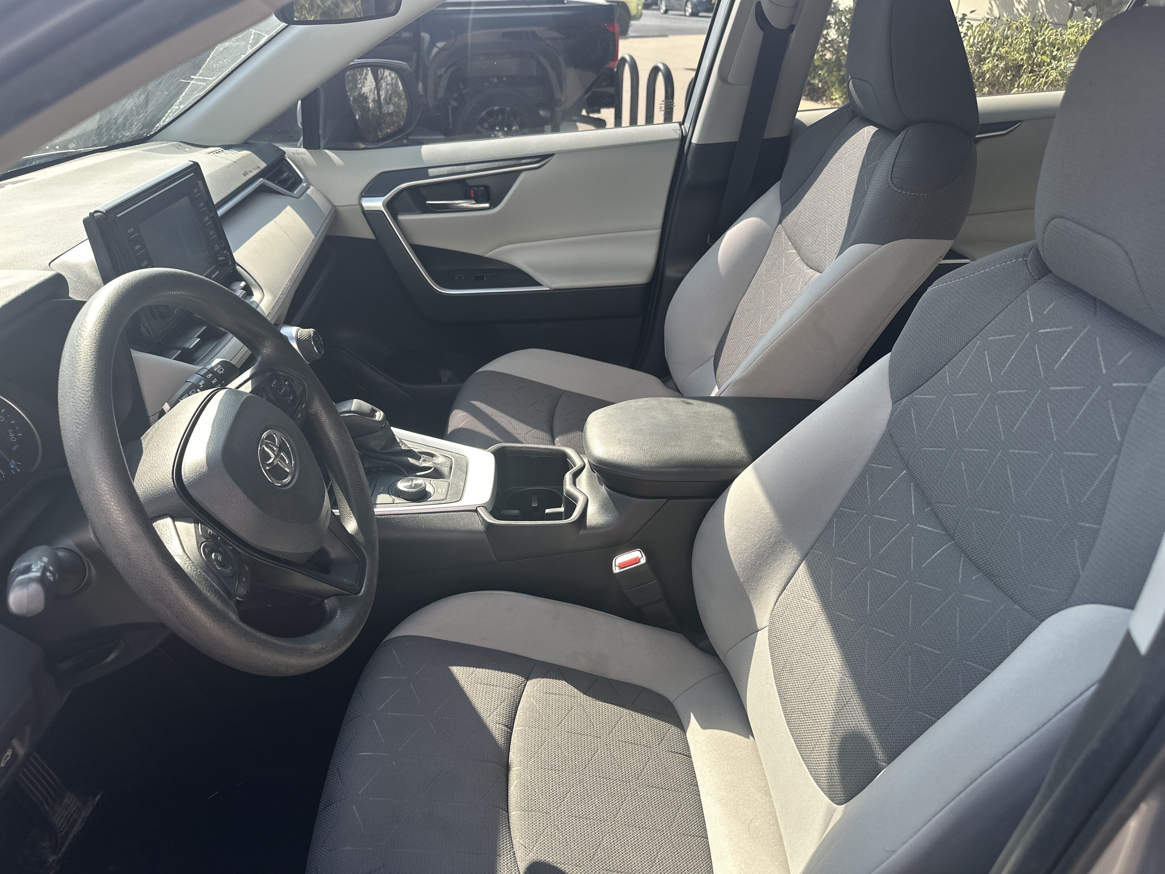 Used 2022 Toyota RAV4 XLE w/ Convenience Package AWD/4WD image 15