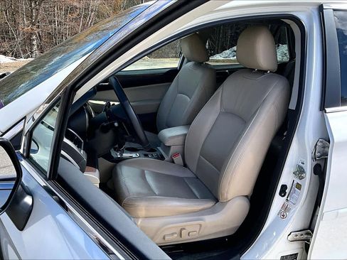 Used 2015 Subaru Outback 2.5i Limited image 9