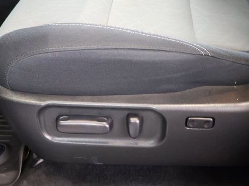 Used 2023 Toyota Tacoma TRD Off-Road image 13