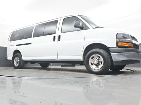 Used 2024 Chevrolet Express 3500 LT w/ LT Preferred Equipment Group image 20
