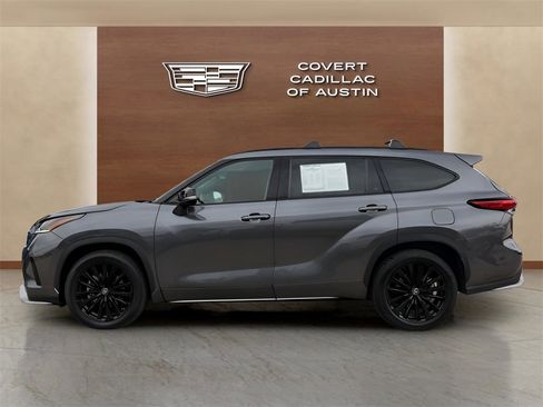 Used 2023 Toyota Highlander XSE image 2