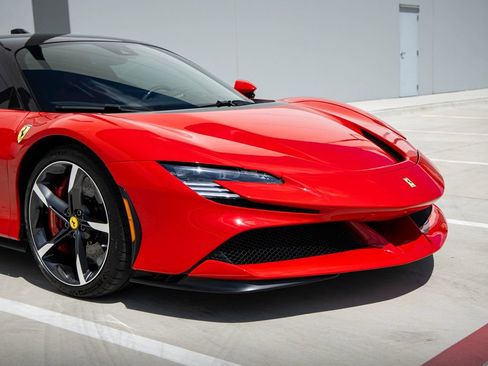 Used 2022 Ferrari SF90 Stradale AWD/4WD image 2