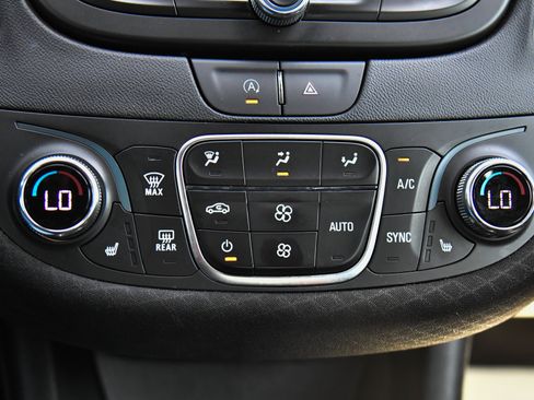 Used 2024 Chevrolet Malibu LT FWD image 22