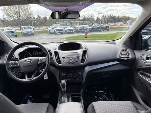 Used 2018 Ford Escape SE image 9