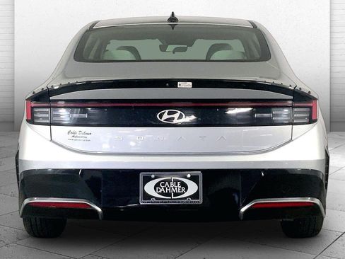 Used 2025 Hyundai Sonata SEL FWD image 3