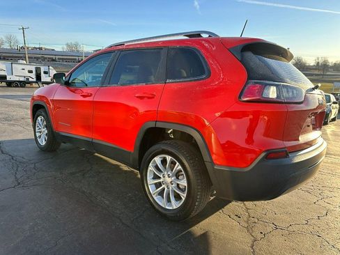 Used 2021 Jeep Cherokee Latitude w/ Mopar Interior Package image 6