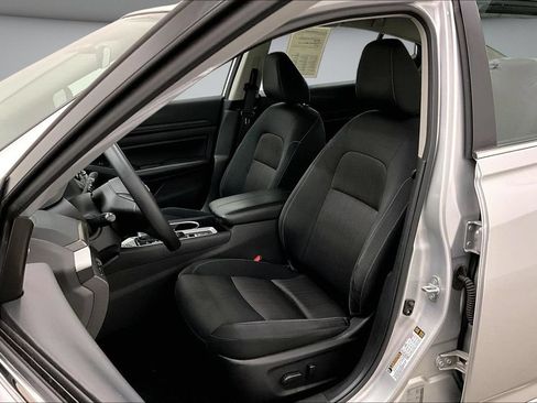 Used 2024 Nissan Altima 2.5 SV AWD/4WD image 21