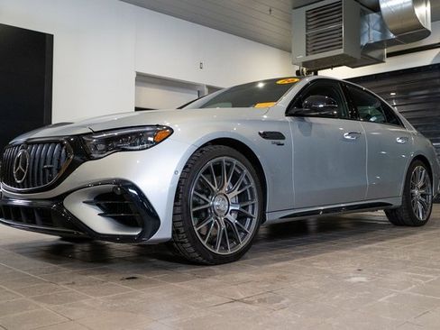 Used 2026 Mercedes-Benz E 53 AMG e 4MATIC Sedan image 3