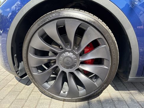 Used 2023 Tesla Model Y Performance AWD/4WD image 38