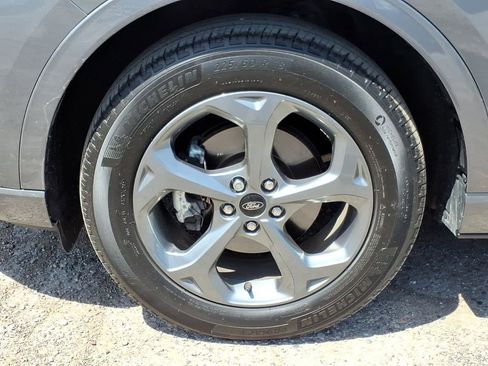 Used 2024 Ford Escape ST-Line w/ Tech Pack #1 AWD/4WD image 9