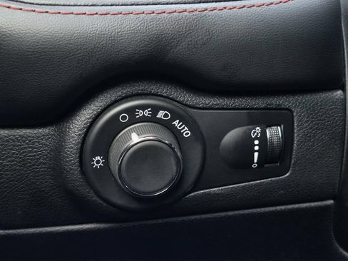 Used 2024 Dodge Durango GT RWD image 22