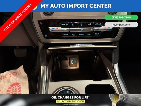 Used 2022 Ford Explorer XLT w/ Equipment Group 202A image 21