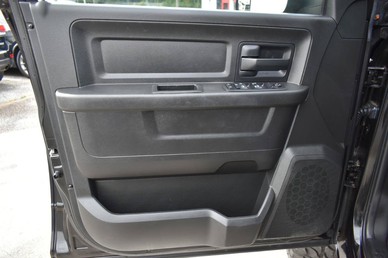 Used 2018 RAM 2500 Tradesman w/ Chrome Appearance Group AWD/4WD image 33
