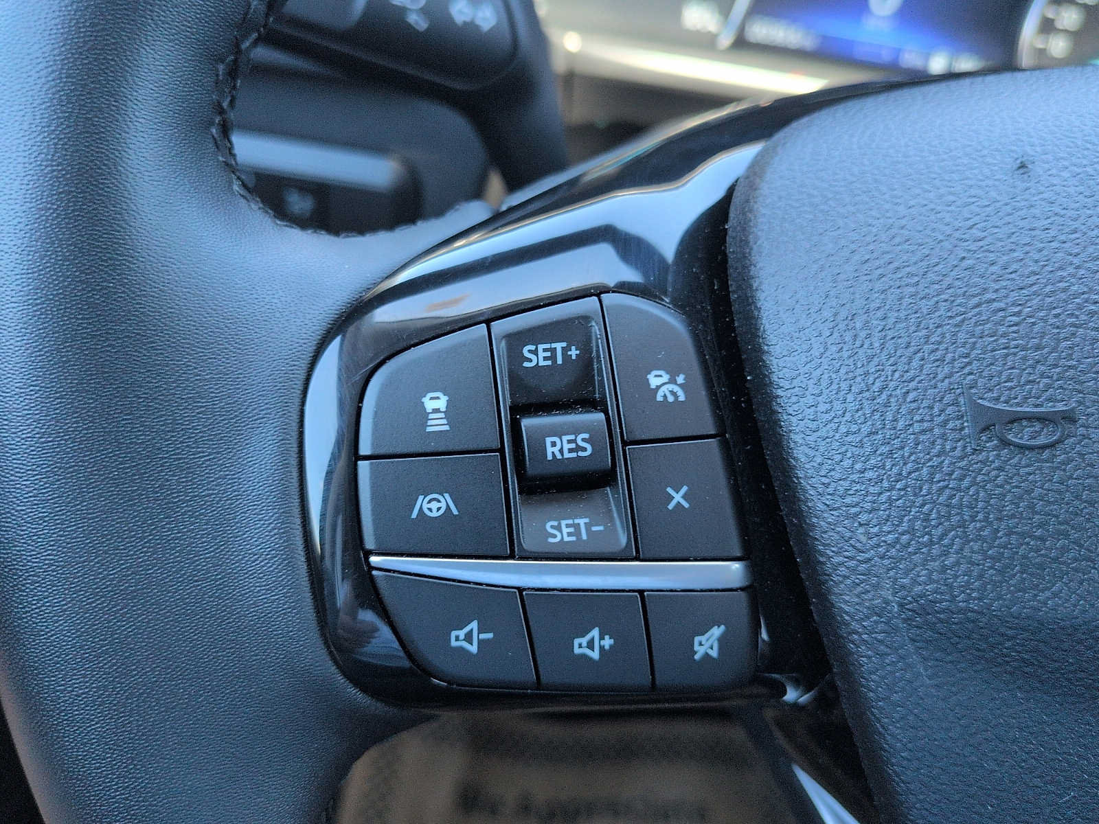 Used 2022 Ford Escape SE w/ Convenience Package FWD image 16