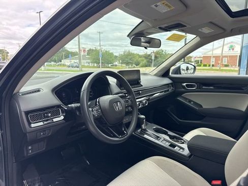 Used 2022 Honda Civic EX image 9