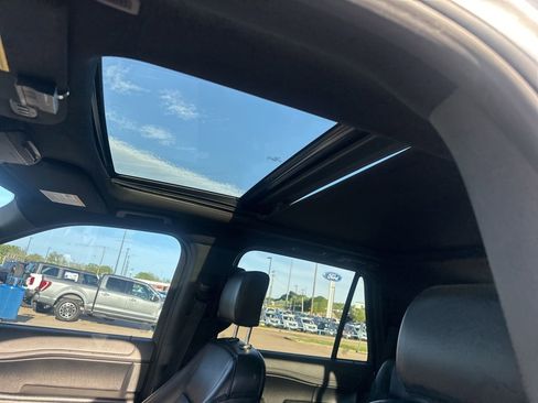 Used 2020 Ford Expedition XLT w/ Equipment Group 202A image 11