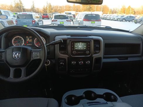 Certified 2016 RAM 2500 Tradesman w/ Chrome Appearance Group image 15