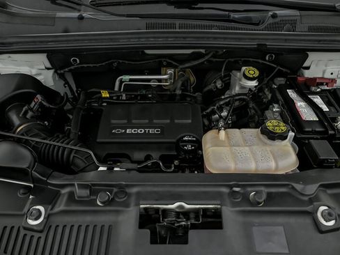 Used 2018 Chevrolet Trax LS image 14