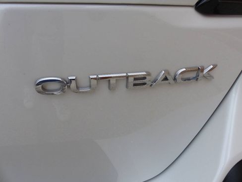 Used 2025 Subaru Outback Premium w/ Popular Package #1 AWD/4WD image 10