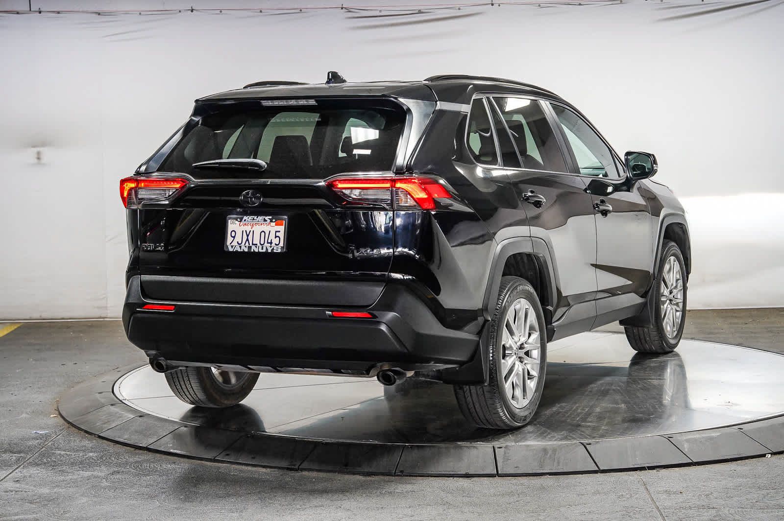Certified 2024 Toyota RAV4 XLE Premium FWD image 5