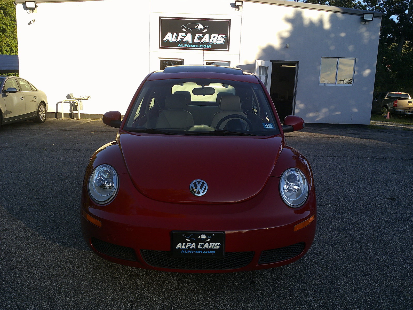 Used 2009 Volkswagen Beetle S FWD image 2