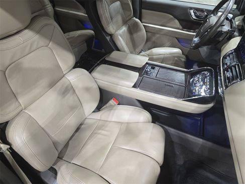 Used 2022 Lincoln Navigator L Reserve image 10