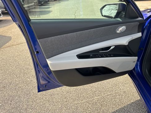 New 2026 Hyundai Elantra Limited image 10