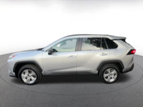 Used 2025 Toyota RAV4 LE image 9