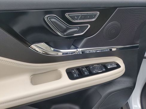 New 2026 Lincoln Corsair Premiere FWD image 19