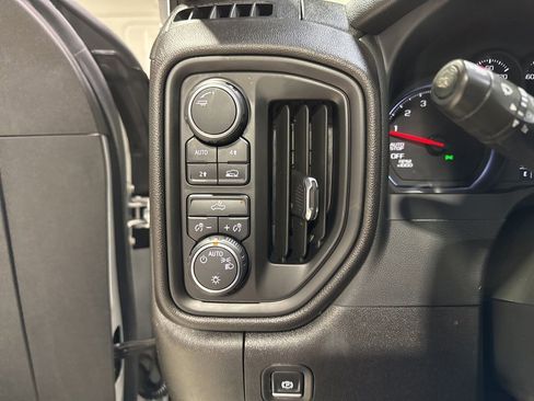 Used 2022 Chevrolet Silverado 1500 Custom AWD/4WD image 12