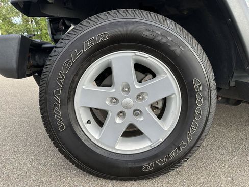 Used 2015 Jeep Wrangler Unlimited Sport w/ Quick Order Package 24S AWD/4WD image 7