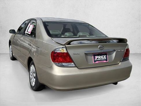 Used 2005 Toyota Camry LE FWD image 4