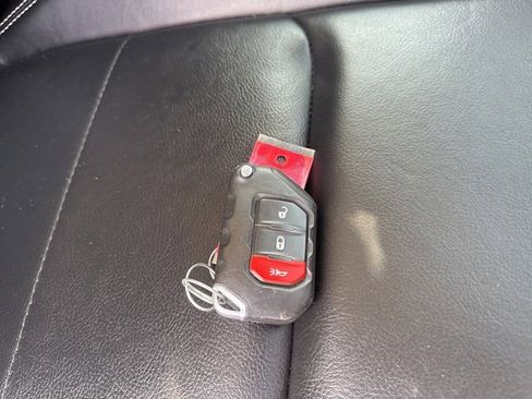 Used 2021 Jeep Wrangler Unlimited Sahara image 3