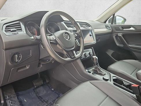 Used 2021 Volkswagen Tiguan SE AWD/4WD image 10