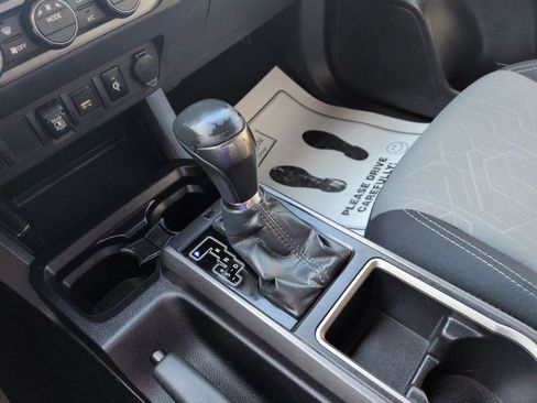 Used 2021 Toyota Tacoma TRD Off-Road image 24