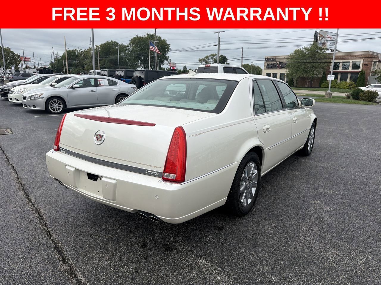 Used 2010 Cadillac DTS Premium w/ Driver Awareness Package FWD image 29