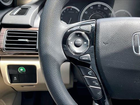 Used 2016 Honda Accord EX image 21