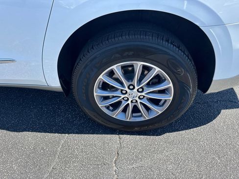 Used 2024 Buick Enclave Essence FWD image 21
