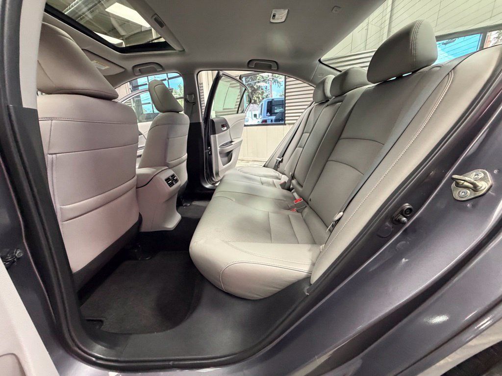 Used 2017 Honda Accord Touring image 57