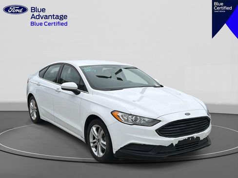 Used 2018 Ford Fusion SE w/ Fusion SE Technology Package FWD image 6